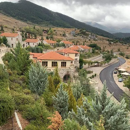 καστρο πετρινα σαλε καλαβρυτα