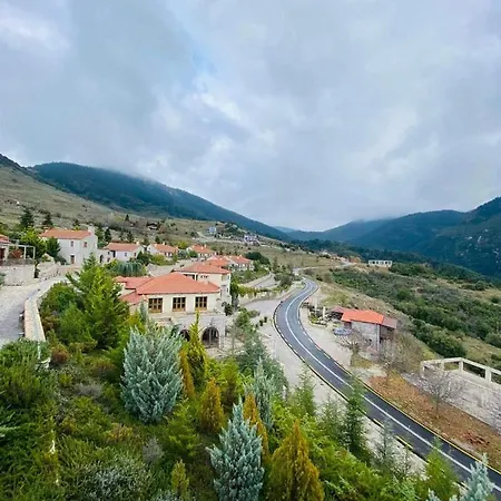 Chalet καστρο πετρινα σαλε καλαβρυτα