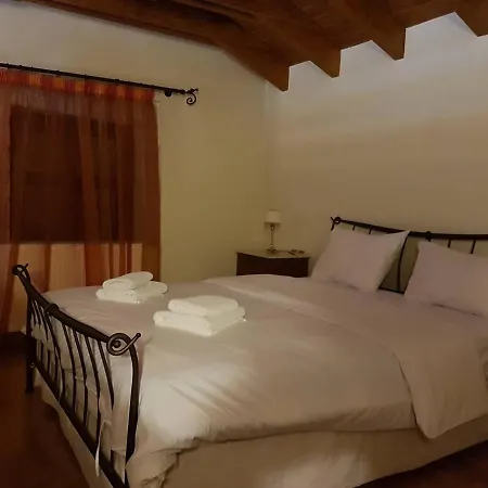Chalet καστρο πετρινα σαλε καλαβρυτα *